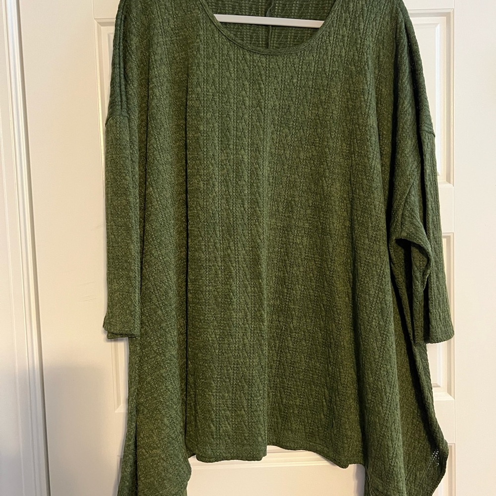 Chic Soul Green Oversized Tunic with 3/4 Sleeves